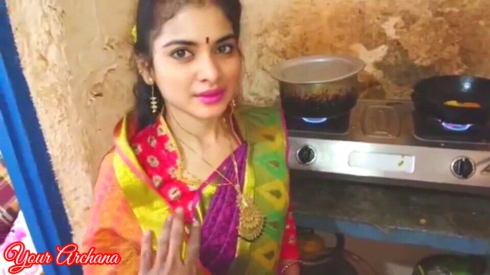 Bhabhi Khana Paka Rahi thi Aleke Me Chod Diya Hindi